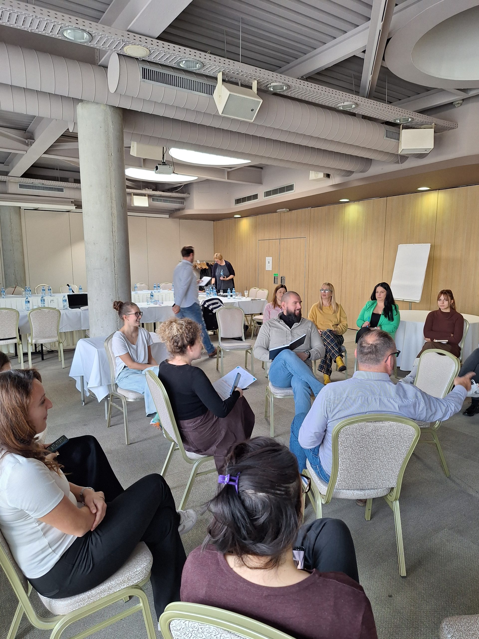 Intervizijska podrška: Kako stručnjaci osnažuju praksu karijernog vođenja