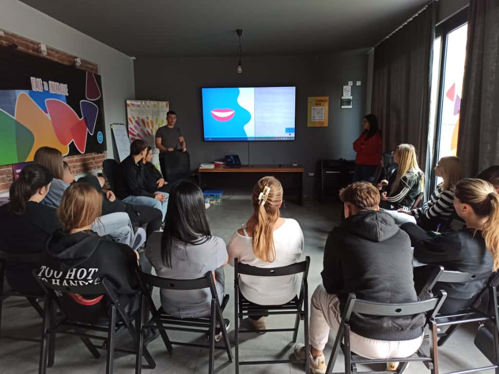 Radionica pisanja CV-a u Job Info centru Kruševac: osnaživanje mladih za tržište rada