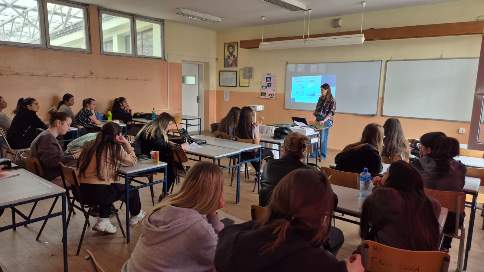 Prvi koraci ka tržištu rada: Radionica za maturante Škole mode i lepote